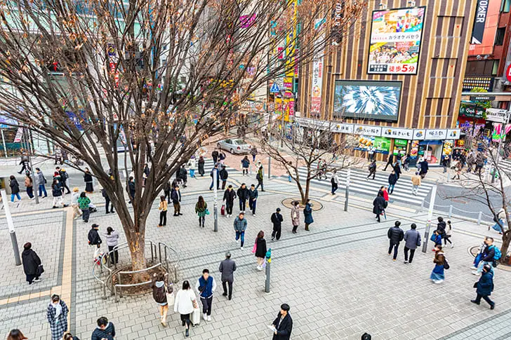 新宿駅 東南口広場