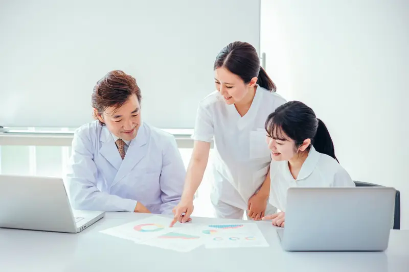 先生と学生のイメージ