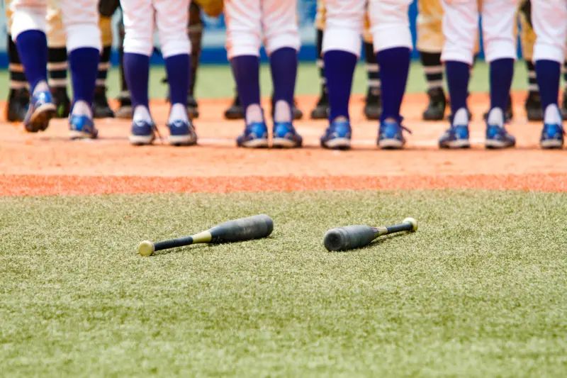 野球の整列とバット