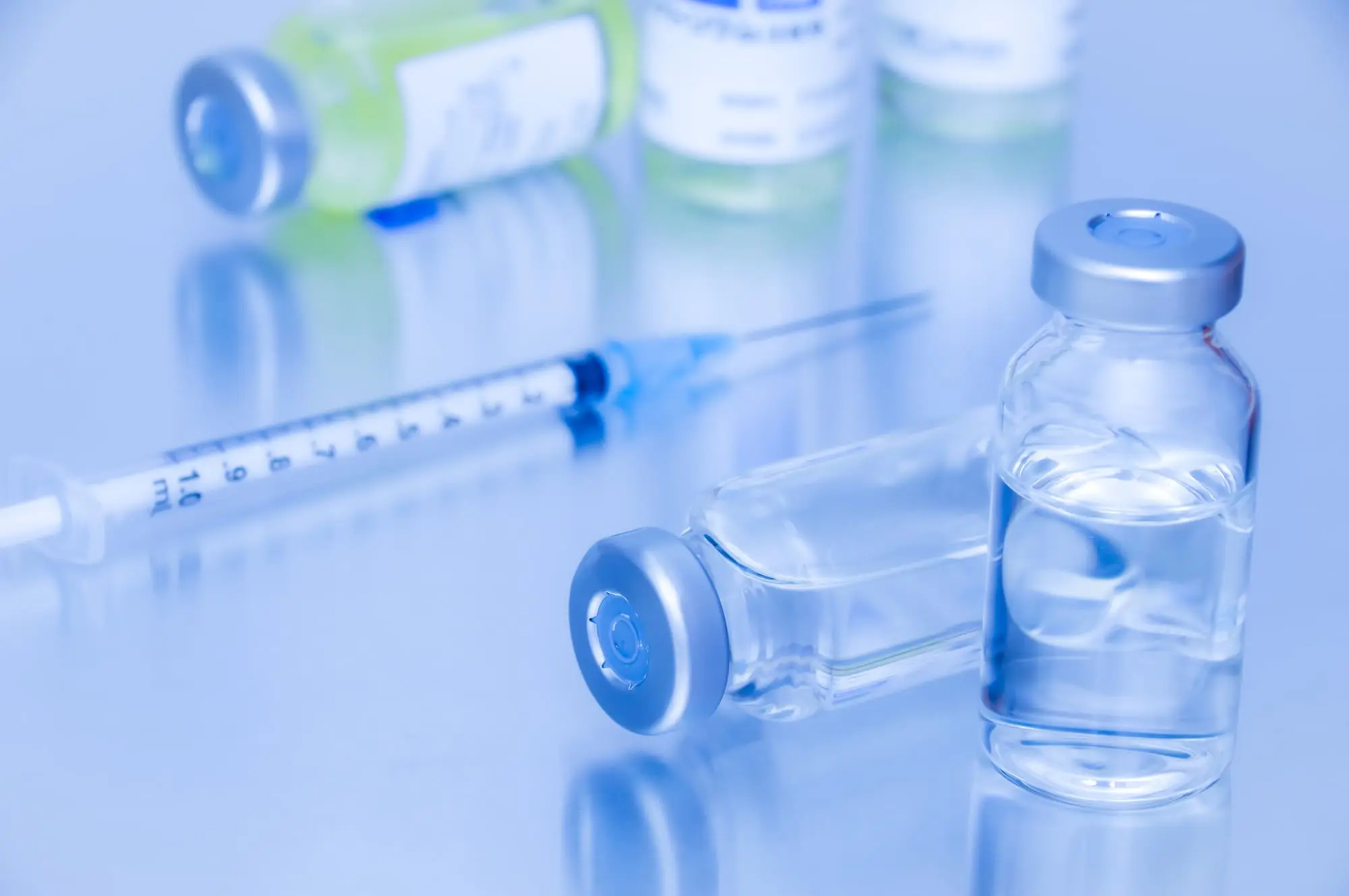 ビーカーや注射