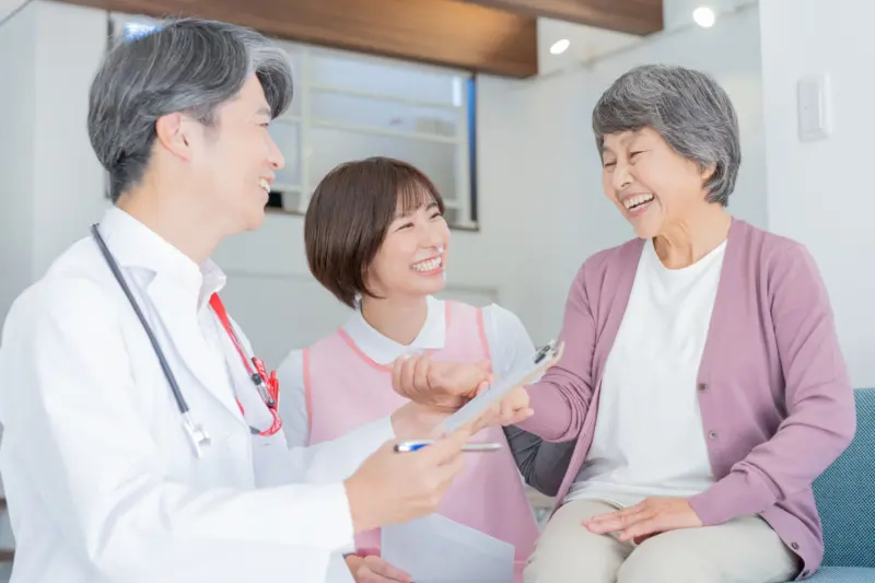 医療従事者と高齢者
